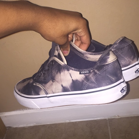 Vans - Picture 2 of 2
